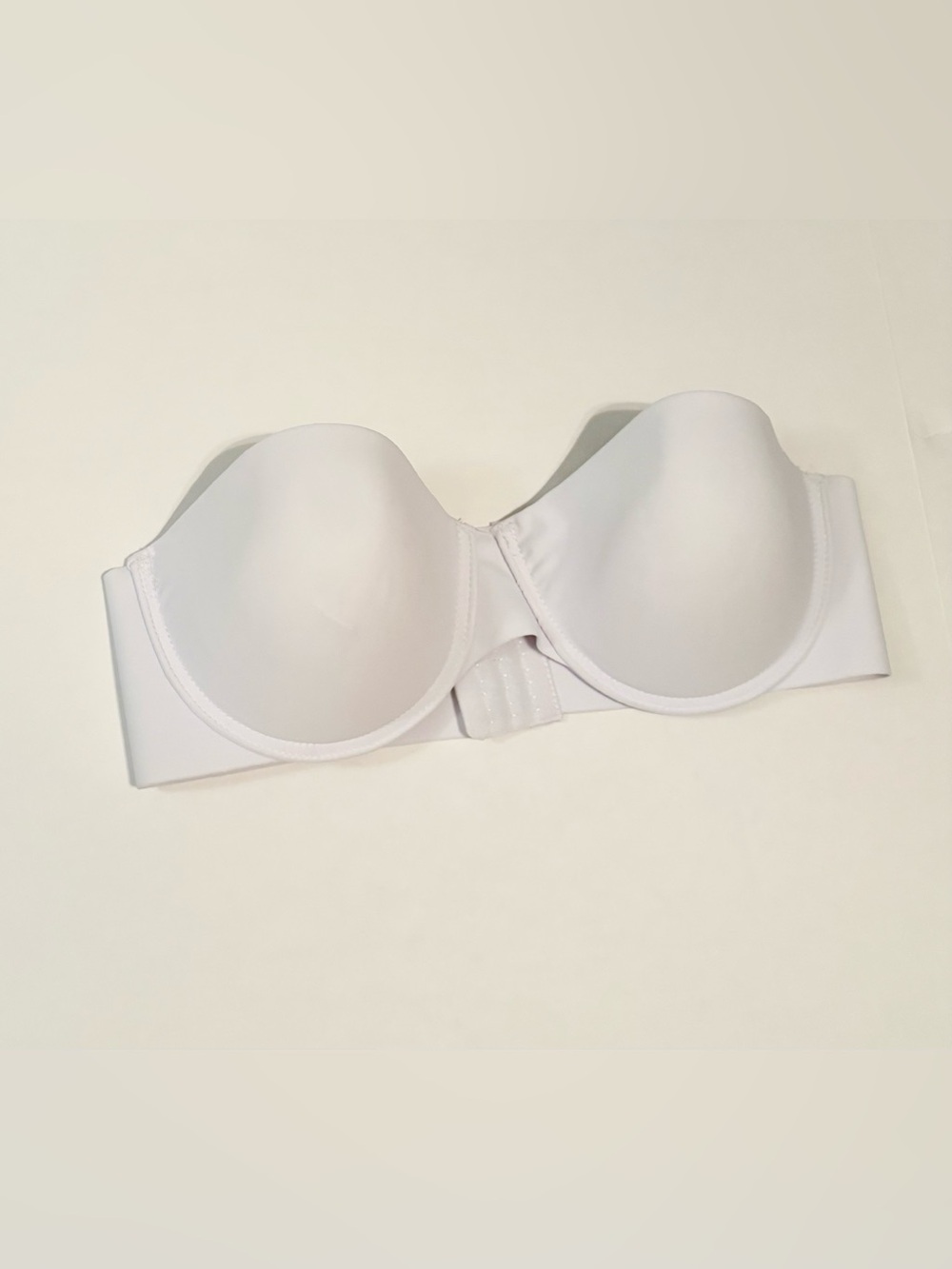 Juicy Couture White Strapless Molded Cup Bra